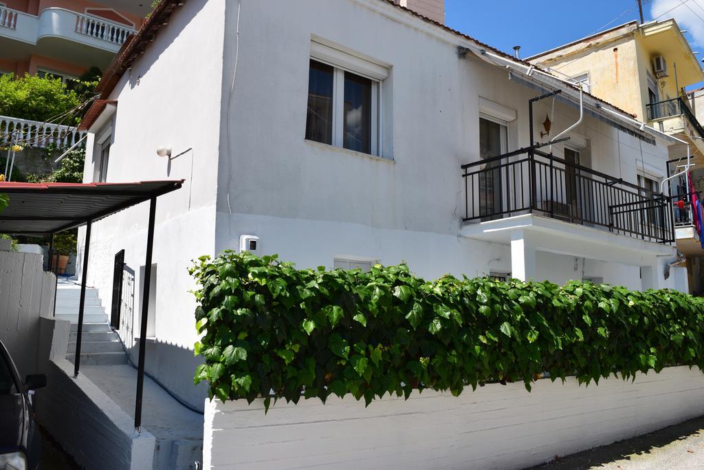 Nicola's House With Private Parking Prázdninový dům Kavala